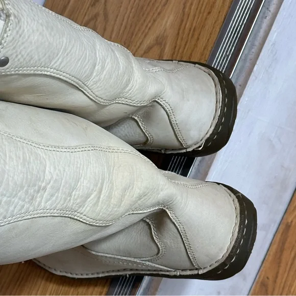 UGG Women's Tan Shearling Lace-Up leather Boots - Picture 11 of 11